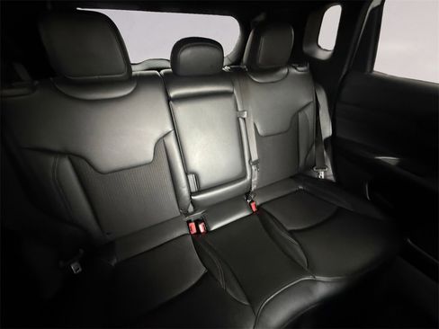 Used 2025 Jeep Compass Trailhawk w/ Trailer Tow Group image 18