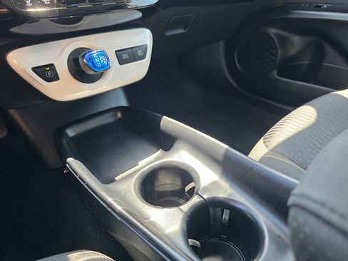 Used 2017 Toyota Prius One FWD image 33