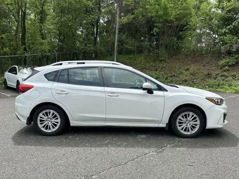Used 2017 Subaru Impreza 2.0i Premium AWD/4WD image 3