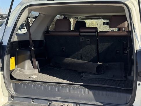 Used 2014 Toyota 4Runner Limited image 29