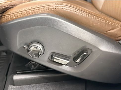 Certified 2023 Volvo XC60 B5 Ultimate w/ Climate Package image 20