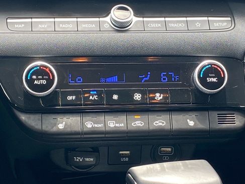 Used 2023 Hyundai Elantra SEL w/ Convenience Package FWD image 9