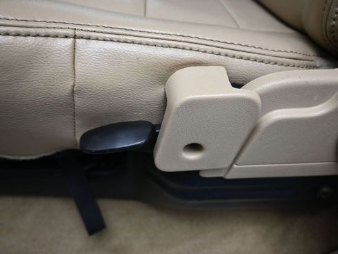 Used 2010 Ford F250 Lariat image 28