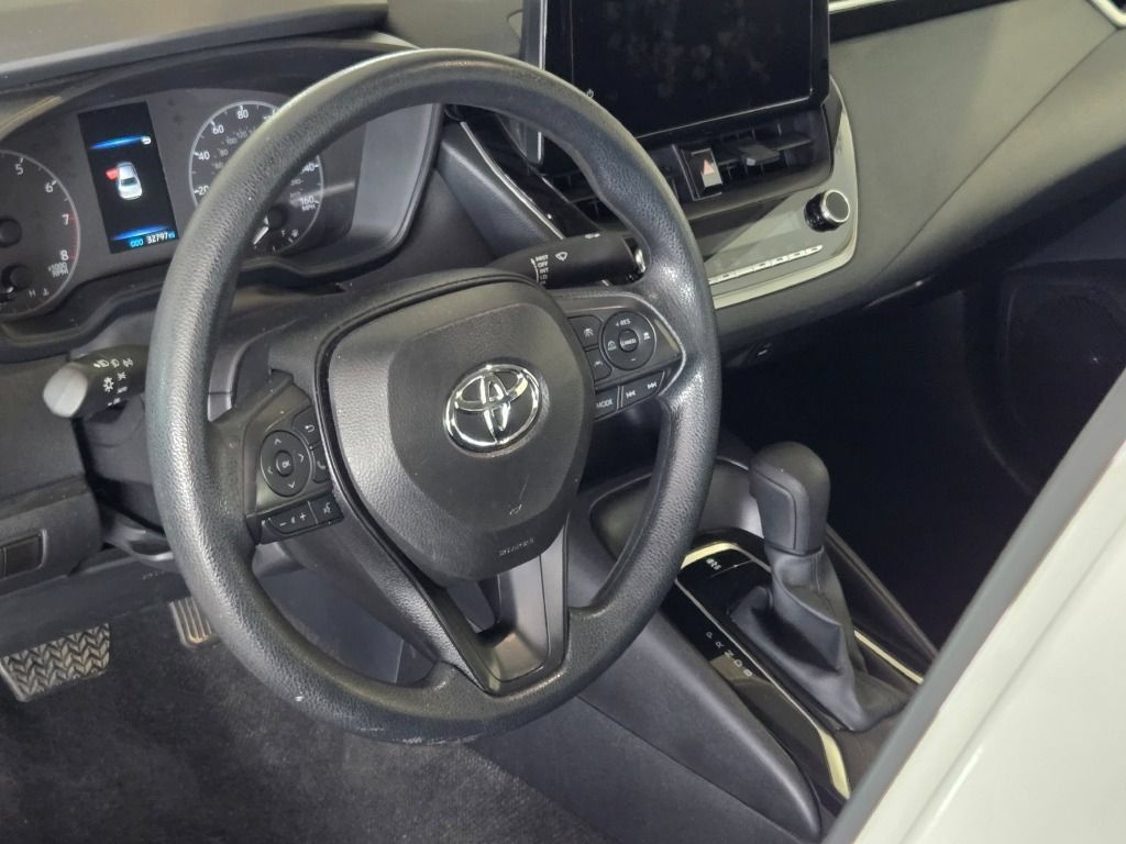 Used 2025 Toyota Corolla LE FWD image 20