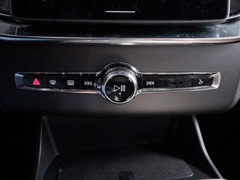 Certified 2025 Volvo XC90 T8 Plus w/ Protection Package Premier image 14