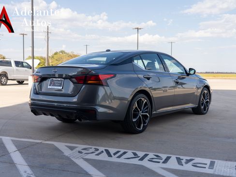 Used 2025 Nissan Altima 2.5 SR FWD image 3