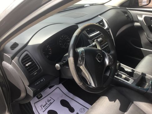 Used 2017 Nissan Altima 2.5 SR w/ Midnight Edition Package image 11