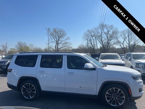 Used 2022 Jeep Wagoneer Series III w/ Premium Group I image 4