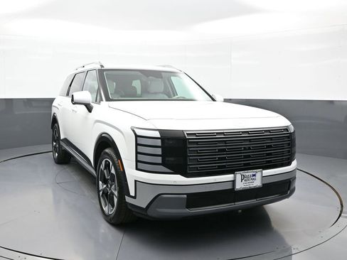 Used 2026 Hyundai Palisade Limited image 3