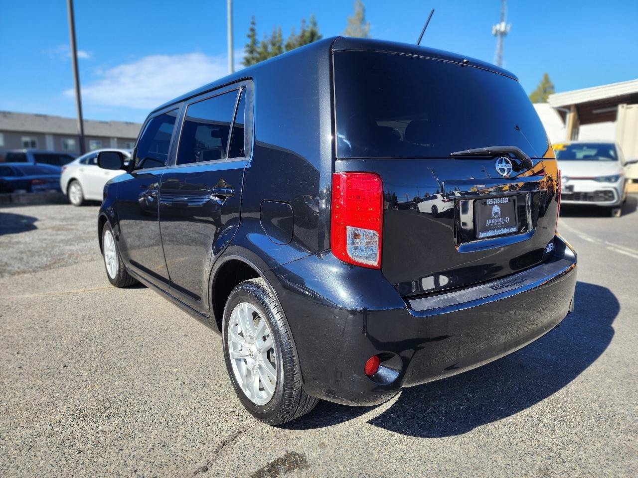 Used 2011 Scion xB FWD image 7
