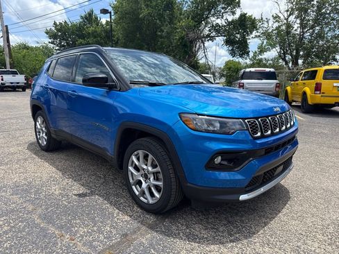 Used 2025 Jeep Compass Limited AWD/4WD image 1