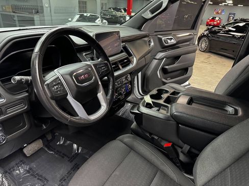 Used 2023 GMC Yukon XL SLE image 30