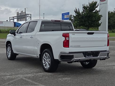 Used 2022 Chevrolet Silverado 1500 LTZ AWD/4WD image 4