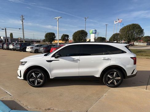 Used 2023 Kia Sorento S image 5