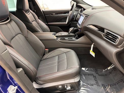 Used 2024 Maserati Levante GT Ultima image 31