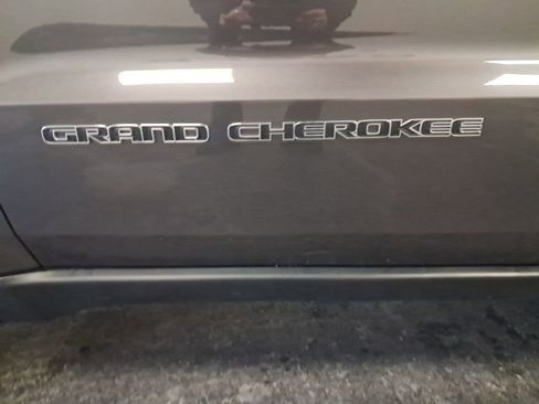 Used 2020 Jeep Grand Cherokee Limited w/ Luxury Group II image 6