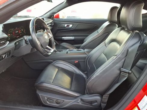 Used 2024 Ford Mustang Premium image 18