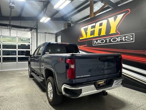 Used 2021 Chevrolet Silverado 2500 LT w/ Convenience Package AWD/4WD image 12