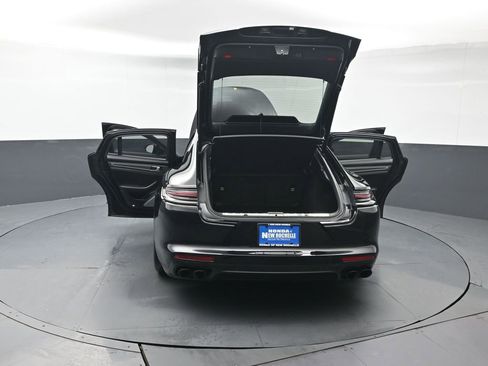 Used 2020 Porsche Panamera GTS image 60
