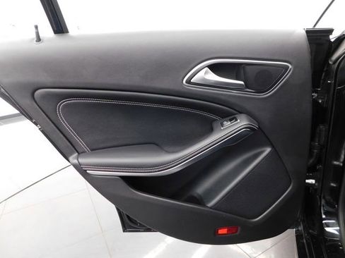 Used 2019 Mercedes-Benz CLA 250 4MATIC w/ Premium Package image 15