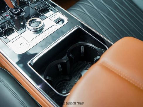 Used 2022 Bentley Flying Spur Plug-In Hybrid image 46