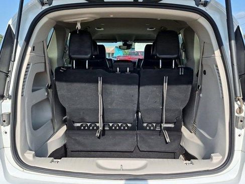 Used 2023 Chrysler Pacifica Touring-L FWD image 24