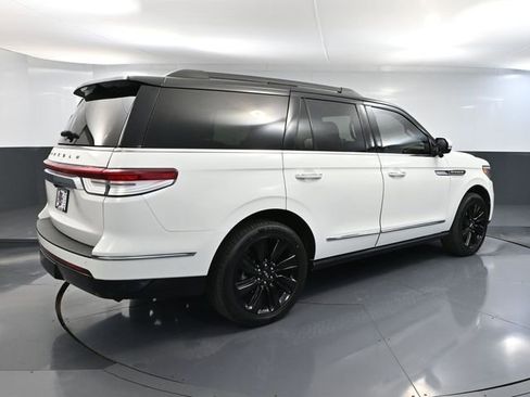 Used 2022 Lincoln Navigator Black Label AWD/4WD image 6