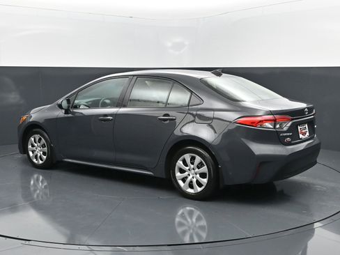 Used 2026 Toyota Corolla LE image 3