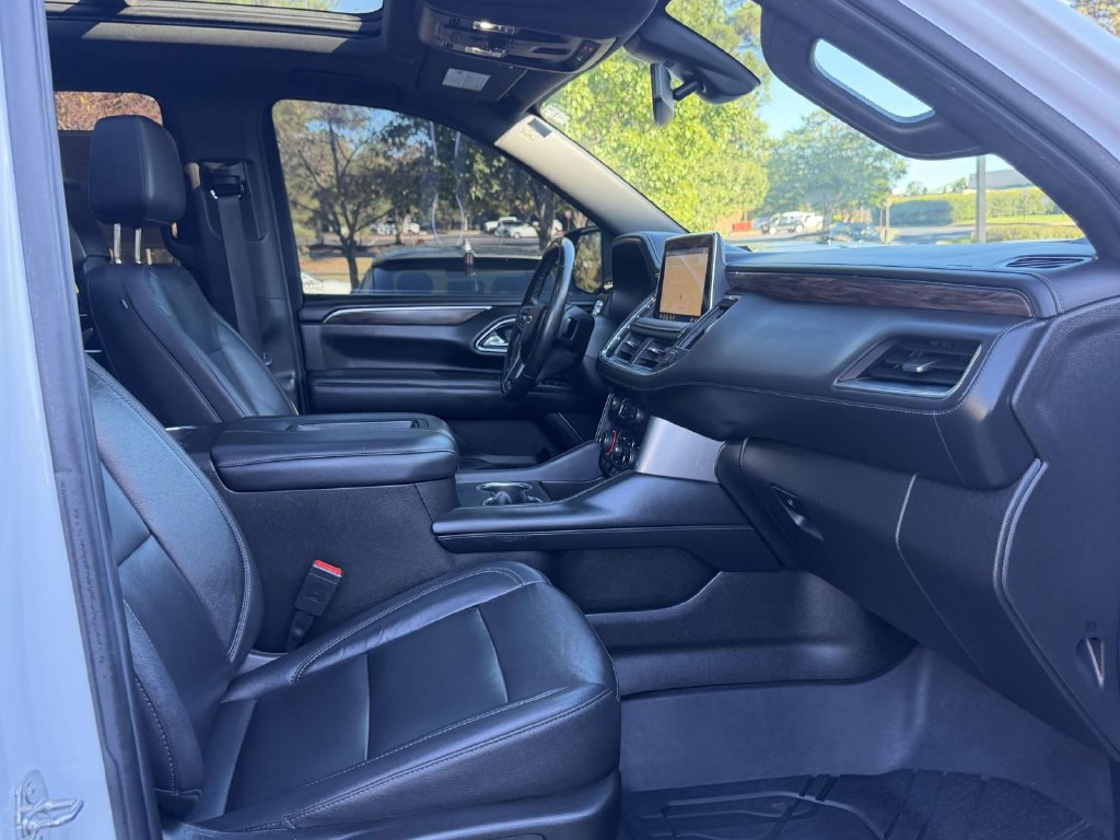 Used 2021 Chevrolet Tahoe Z71 w/ Luxury Package AWD/4WD image 10