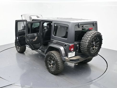 Used 2017 Jeep Wrangler Unlimited Sahara AWD/4WD image 25