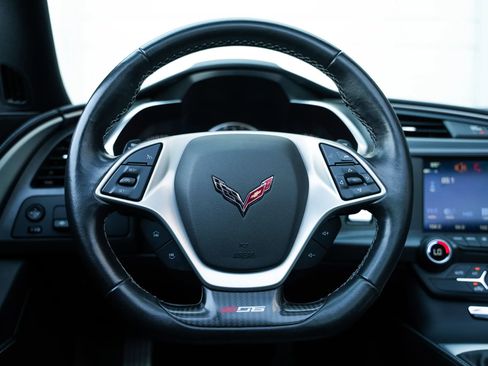 Used 2019 Chevrolet Corvette Z06 RWD image 38