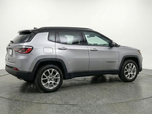 Used 2025 Jeep Compass Limited AWD/4WD image 7