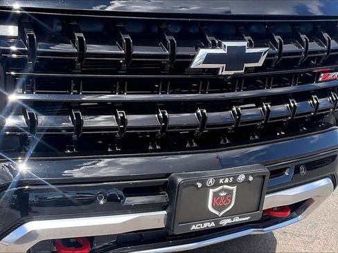 Used 2025 Chevrolet Suburban Z71 AWD/4WD image 26