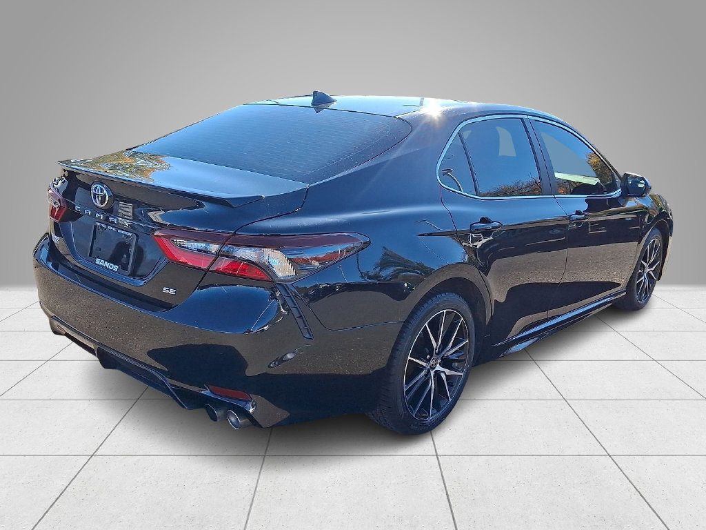 Used 2024 Toyota Camry SE FWD image 5