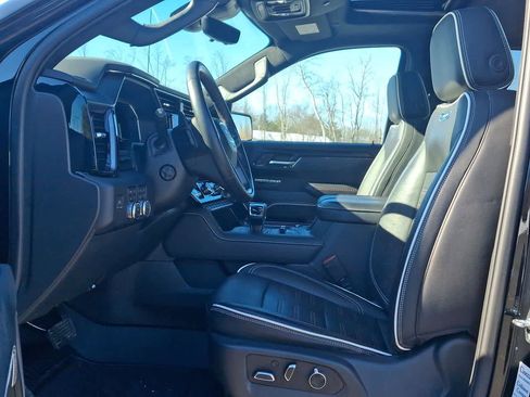 Used 2023 GMC Sierra 1500 AT4X image 17