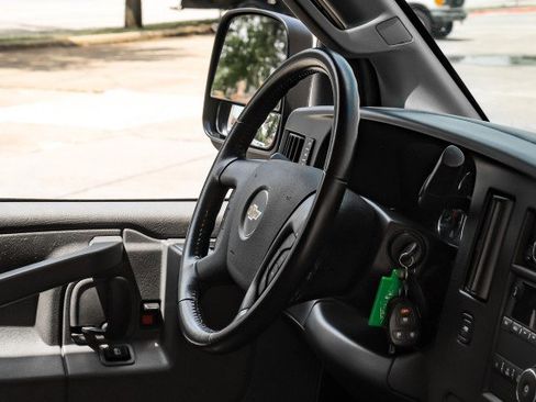 Used 2022 Chevrolet Express 2500 w/ Driver Convenience Package RWD image 19