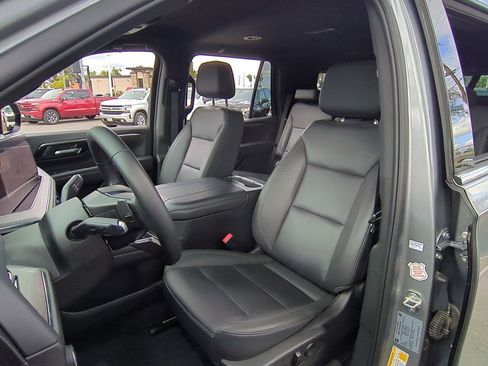 Used 2025 Chevrolet Tahoe LT image 19