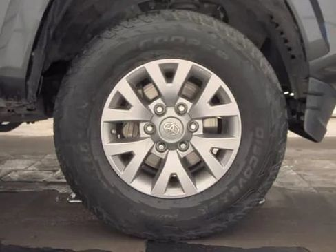 Used 2019 Toyota Tacoma SR5 image 6