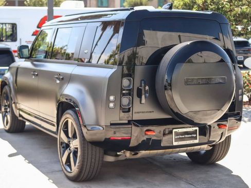 Used 2024 Land Rover Defender 110 X AWD/4WD image 4