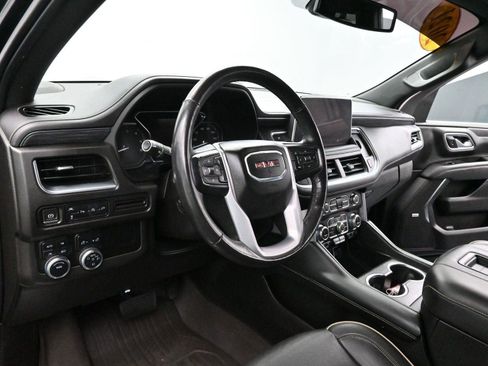 Used 2021 GMC Yukon XL SLT w/ SLT Premium Package image 19