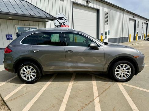 Used 2013 Porsche Cayenne Diesel AWD/4WD image 9