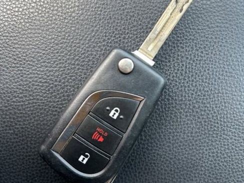 Used 2019 Toyota RAV4 LE AWD/4WD image 41