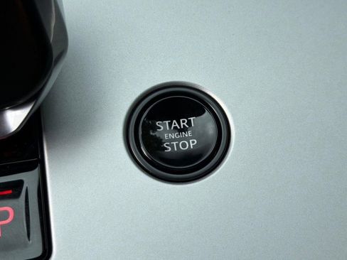 New 2026 Land Rover Range Rover SV AWD/4WD image 30
