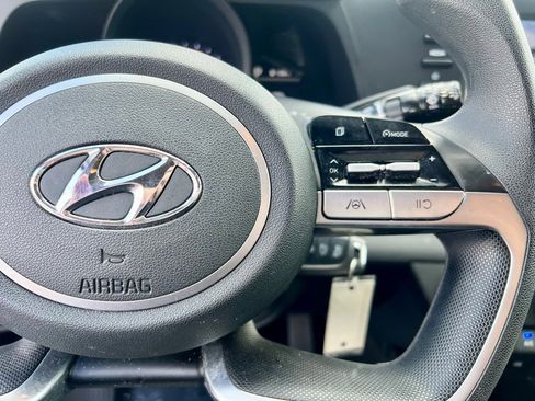 Used 2021 Hyundai Elantra SE image 34