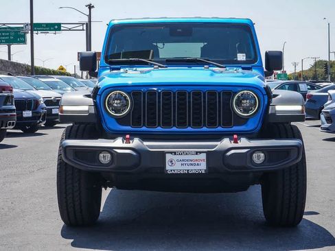 Used 2024 Jeep Wrangler Unlimited Rubicon AWD/4WD image 2