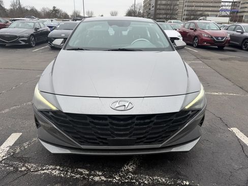 Used 2023 Hyundai Elantra SEL w/ Convenience Package image 2