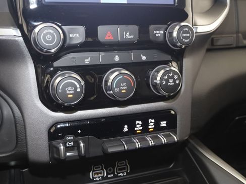 Used 2025 RAM 1500 Big Horn AWD/4WD image 28