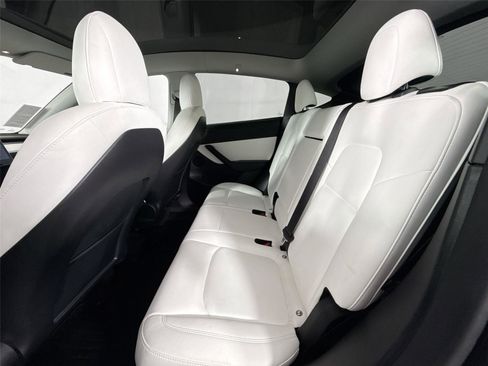 Used 2022 Tesla Model Y Performance AWD/4WD image 27