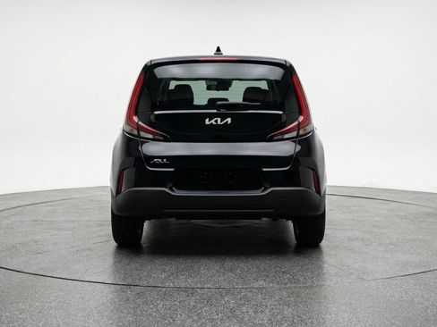 Used 2025 Kia Soul LX w/ LX Technology Package FWD image 7