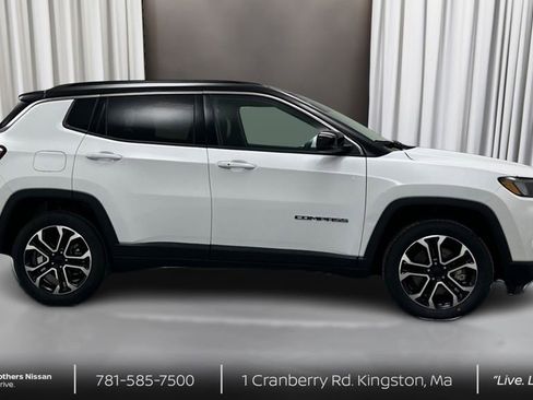 Used 2023 Jeep Compass Limited image 4